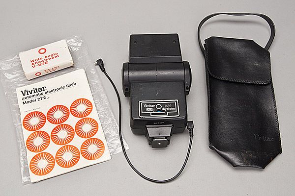 Vivitar Auto 272 Electronic Bounce Flash Unit  