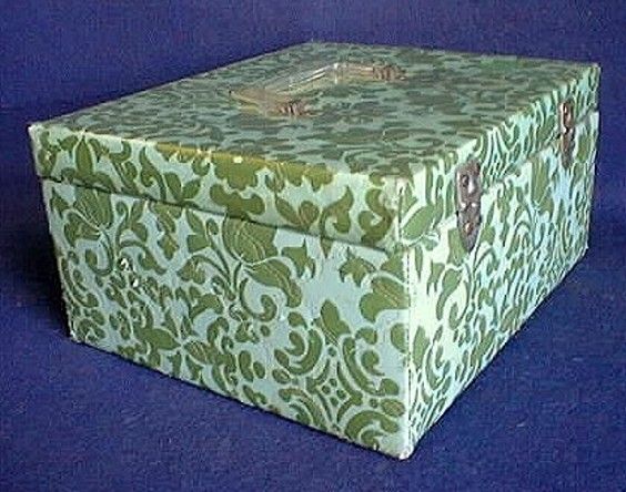 VINTAGE CASE SEWING MAKEUP TRAIN 60s QUILTED VINYL MOD WILD  