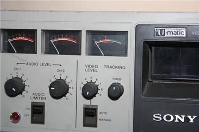 SONY U MATIC VO 5850 VIDEOCASSETTE RECORDER  