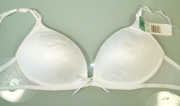 VASSARETTE LACE OVERLAY WIRE FREE PLUNGE PUSH UP BRA  White  34 36 A/B 