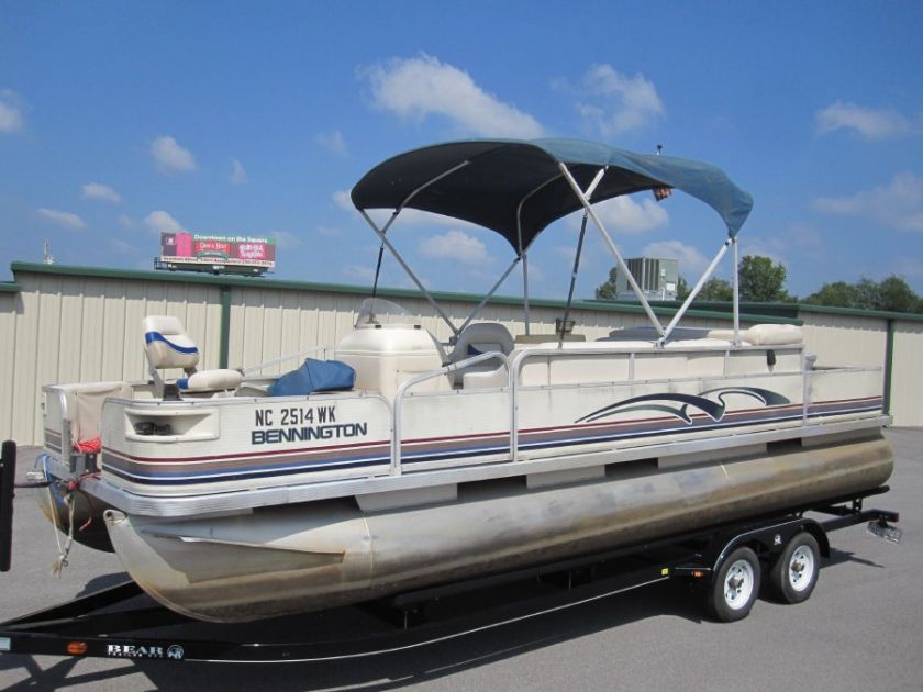 2000 Bennington 22FT 227FS Party Barge Fishing Pontoon Boat Live Well 