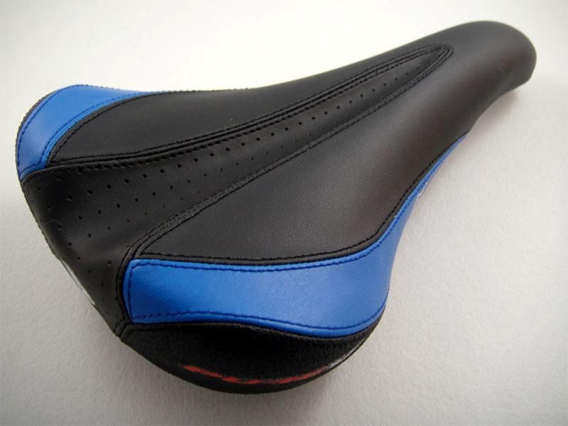 New WTB PURE V RACE Saddle Seat CR MO Rail Black Blue  