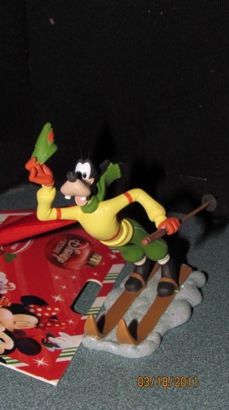  2010 SKIING GOOFY ORNAMENT NIB  