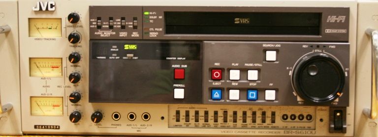 JVC BR S610U S VHS VIDEO CASSETTE RECORDER  