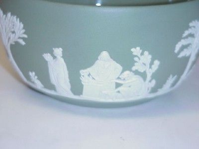 WEDGWOOD CC ON CELADON GREEN JASPERWARE SACRIFICE BOWL  