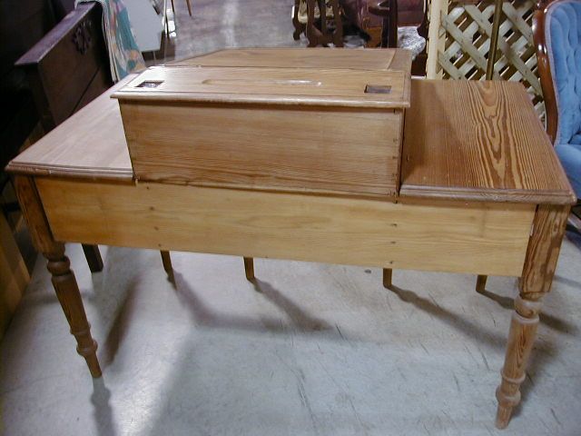 VINTAGE PINE SLANT TOP DESK, BEAUTIFUL WOOD,GREAT PIECE  