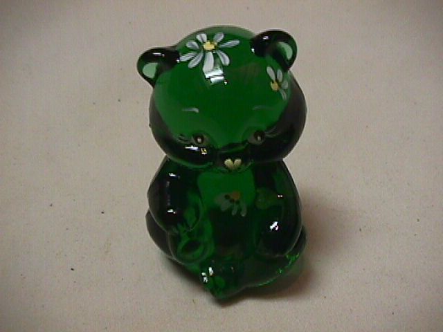 FENTON HANDPAINTED DAISY MINI EMERALD GREEN BEAR MADE EXCLUSIVELY GIFT 