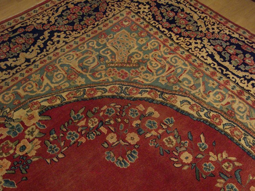   Handmade Antique Persian Laver Kerman Wool Rug. Great Condition 1978