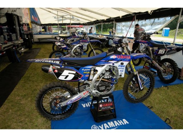 YAMAHA YZF250 YZ250F 2010 2011 BLACKFOOT GRAPHICS DECAL  