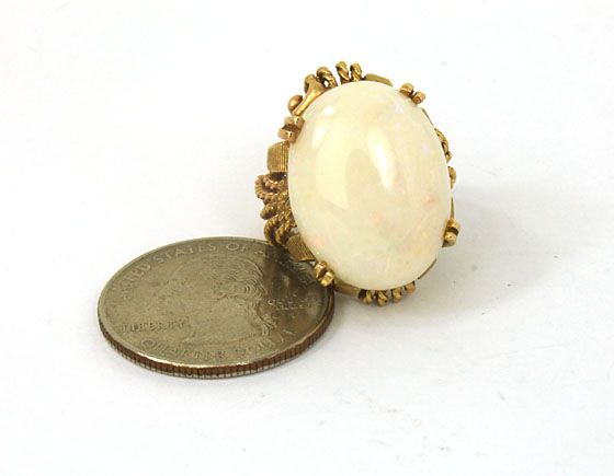 LOVELY VINTAGE 14K GOLD & FIERY OPAL LADIES BAND RING  