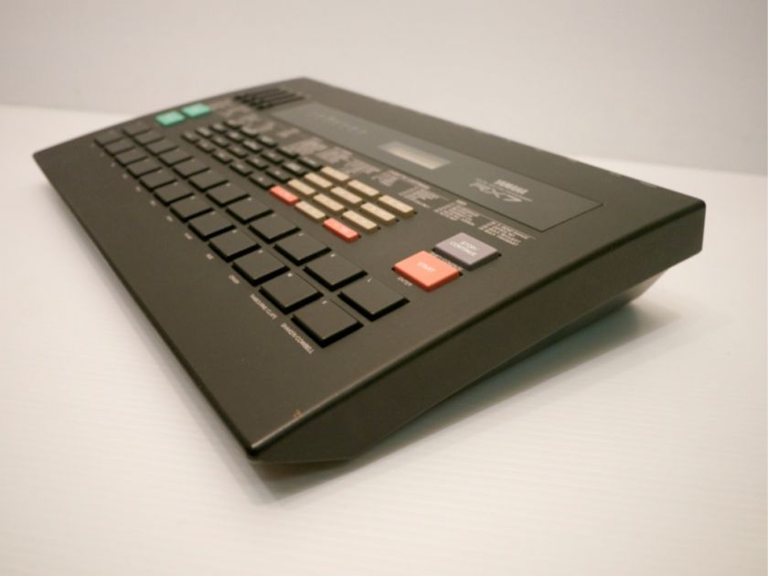 Yamaha RX 7 Digital Rhythm Programmer Drum machine   