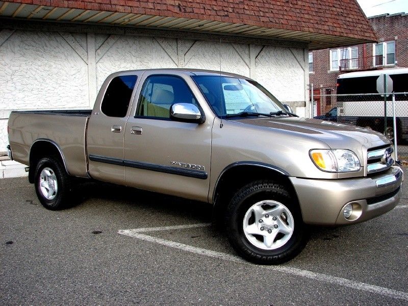 Toyota  Tundra 4X4 in Toyota   Motors