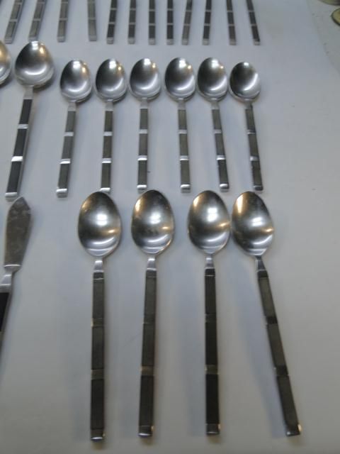 VINTAGE STANLEY ROBERTS STAINLESS STEEL FLATWARE~SAFARI PATTERN~SET 46 