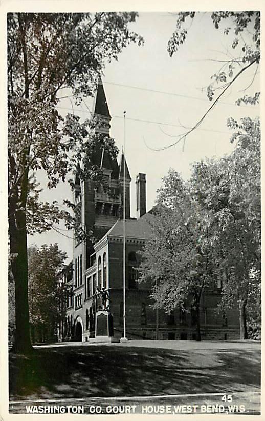 WI WEST BEND WASHINGTON CO COURT HOUSE REAL PHOTO 48571  