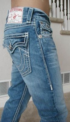 You are bidding on a brand new, 100% authentic True Religion mens 