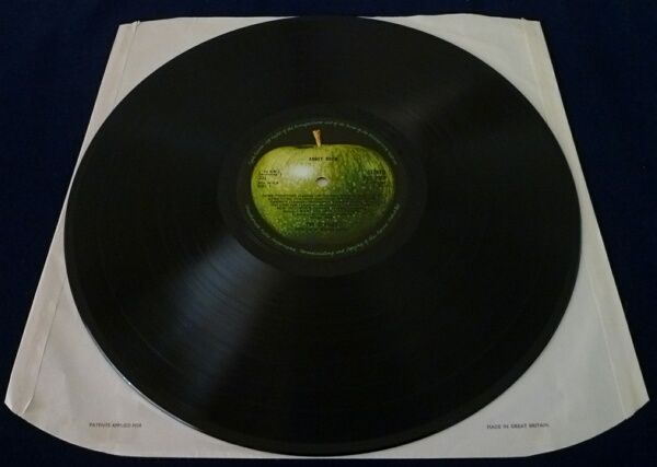   1969 ORIGINAL MISALIGNED APPLE 1ST ISSUE LP MINT GREAT AUDIO.  