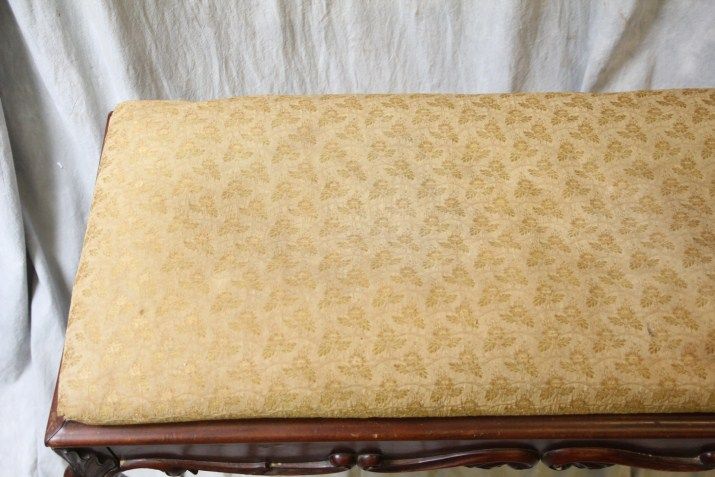 L525 VINTAGE / ANTIQUE QUEEN ANNE MAHOGANY UPHOLSTERED BENCH  