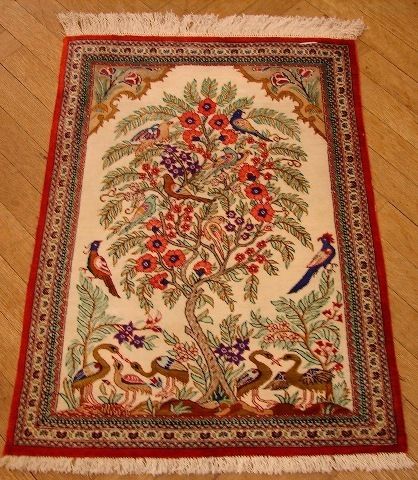 BEAUTIFUL AUTHENTIC PERSIAN QUM SILK RUG  