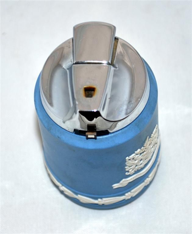   Blue & White Jasperware Table Lighter W/ City of London Crest  