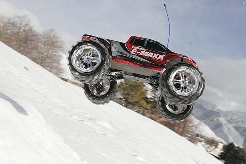 Traxxas 3903 E Maxx 16.8V RTR 4WD R/C Monster Truck w/2.4GHz  