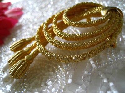   ~ GOLDTONE TWISTED ROPE WITH FAUX PEARL DANGLES PIN BROOCH  