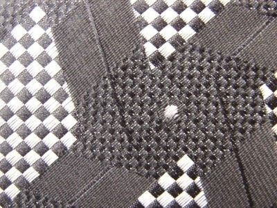 VINTAGE GINNNI VERSACE BLACK SILVER DIAMOND GEOMATRIC SILK NECKTIE TIE 