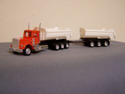 Herpa #6426 Freightliner Dump truck w/trailer. 1/87  